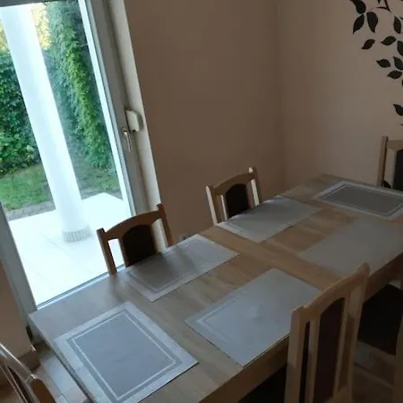 Feriehus Dom Nad Jeziorem Konskim